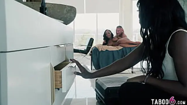 Dark ex girlfriend returns for belongings &mdash;  discovers another woman in their bed