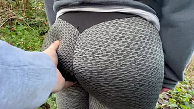 Public Park Bubble Butt🍑 Girl Touched