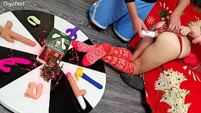 双重快感！两根巨 dil 入侵紧湿凤斗