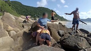 Passers-by upset, but she kept sucking and begged for more ass🍑 action