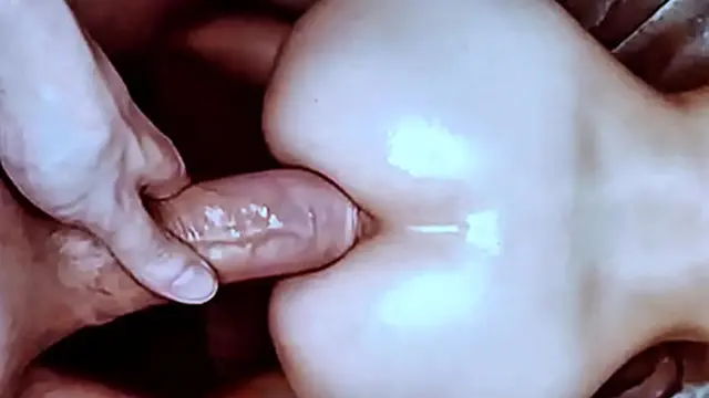 Anal sex amateur! The teacher breaks the ass of a young college student  Audio in Spanish  Her ass gets fucked by a big cock doggystyle, bitch white girl