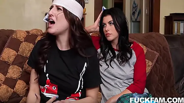 Gal Ritchie and Aubree Valentine enjoy boyfriend′s cock🌭 in wild  sex session!