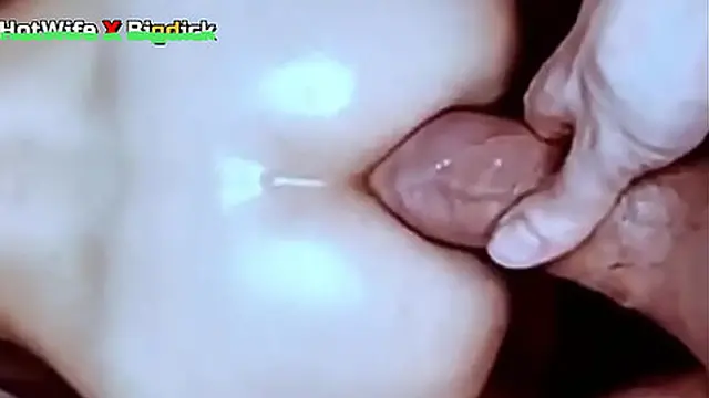 Best friend′s thick white cock🍆 devours slut wife′s tight ass🍑