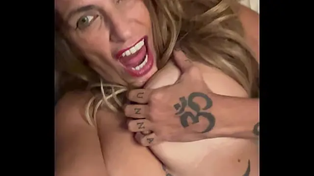 Melissa Devassa is back with her little friend Borrachão, now I want a little debaucher