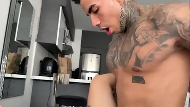 Left alone with my girlfriend &mdash;  I end up fucking her until I cum in her big ass🍑