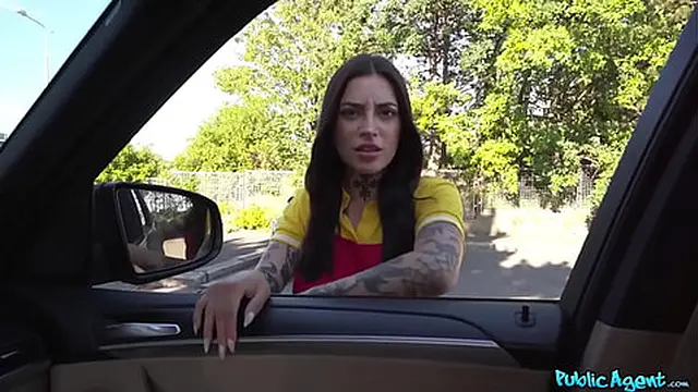 Tabatha folla con un extraño por dinero