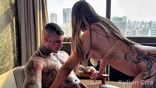 Fucking the big ass in the late afternoon showing everything to the neighbors