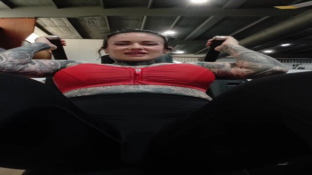 Melody Radford is a hot and fit MATURE BABE showing off her amazing body at the gym 