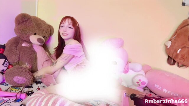 Solo GF enjoys enormous toy in homemade sex scene